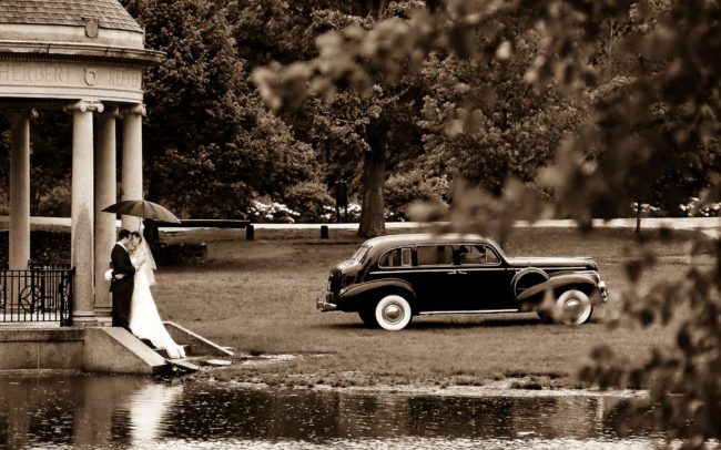 RI wedding photographers in RI Rainy wedding umbrella